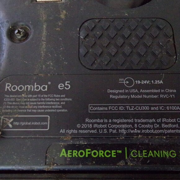 Roomba 5 robot vacuum - Picture 5 of 9
